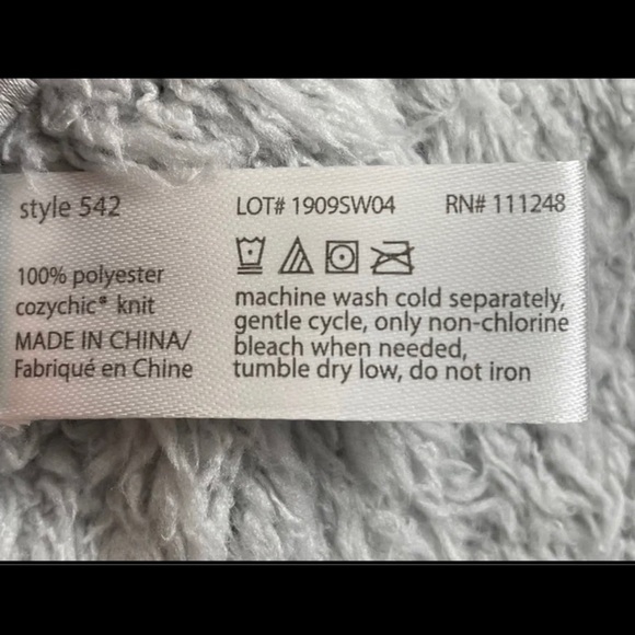 BAREFOOT DREAMS COZYCHIC THROW BLANKET OCEAN/BLUE - Picture 4 of 5